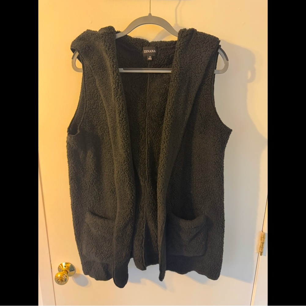 Zenana Outfitters Black Fleece Vest